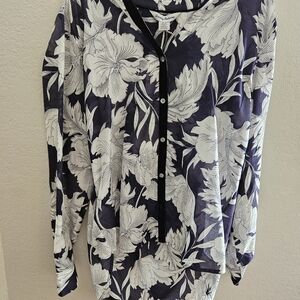 NWOT Tommy Bahama blouse. Size -S/P, Colors- navy blue and white.